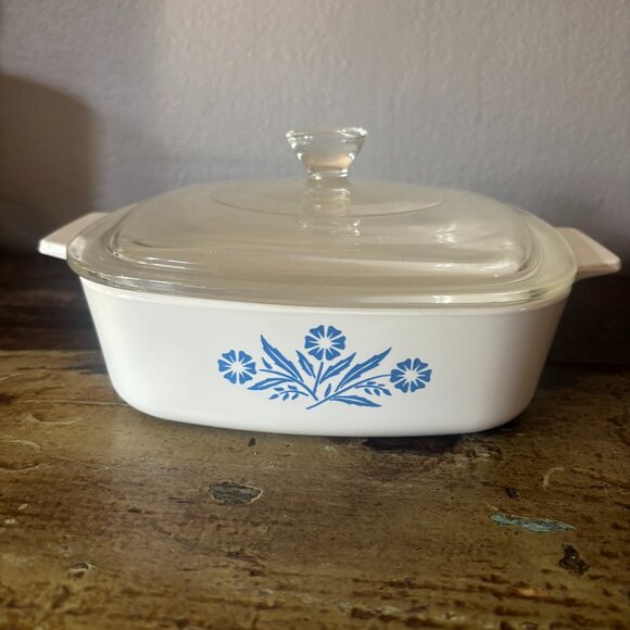 Corning Ware 9" Baking Dish – Retro Kitchen Essential, Oven-to-Table Ready - Picture 1 of 1